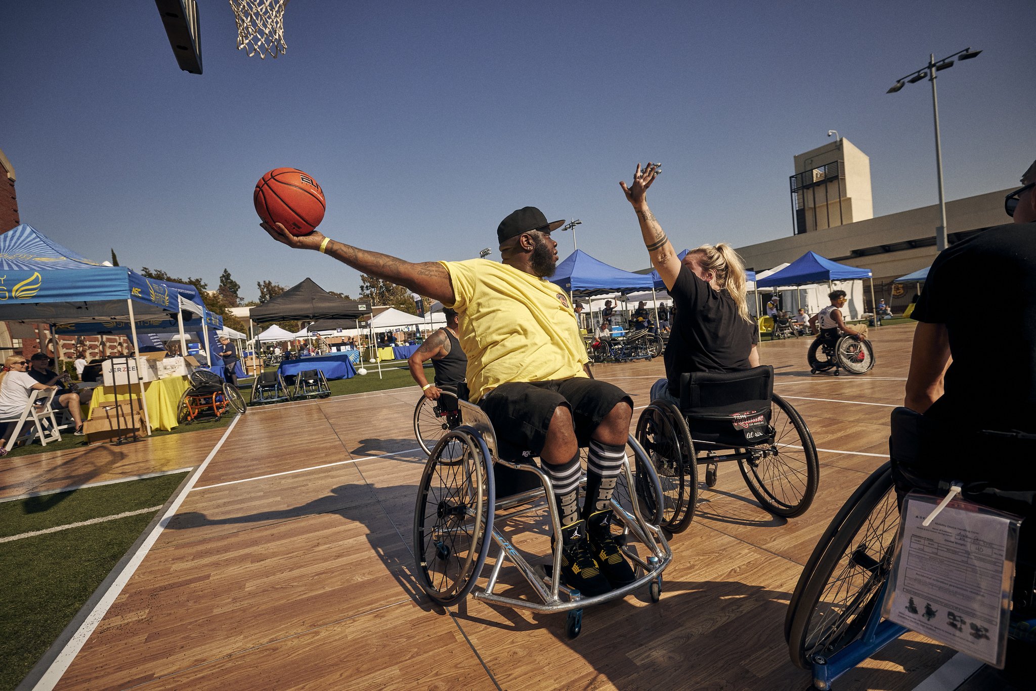 他更凭借个 他更凭借个